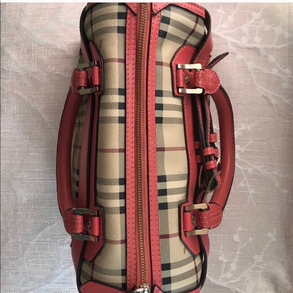 Burberry Boston handbag✨ - Picture 7 of 8